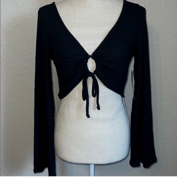 Tops - Black front tie crop top w/ bell sleeves